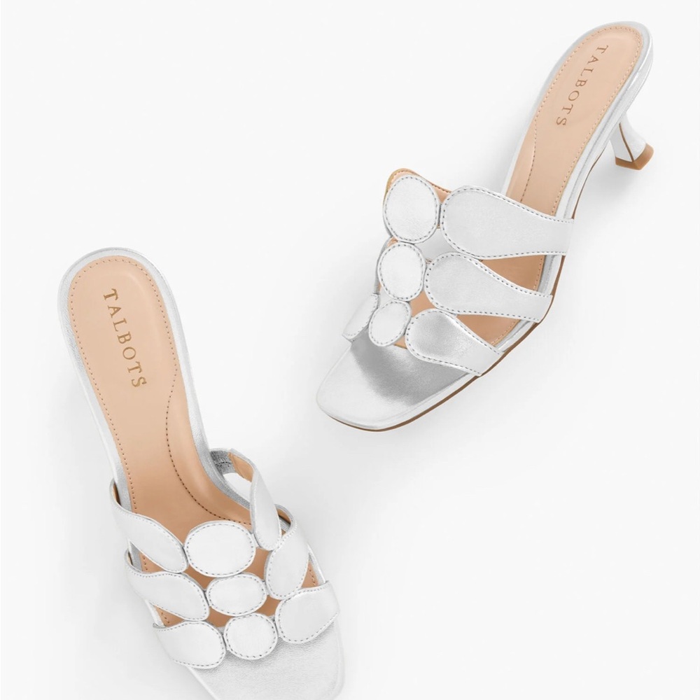New In Box Talbots Sabel Metallic Nappa Flare Heeled Women's Sandals 8.5